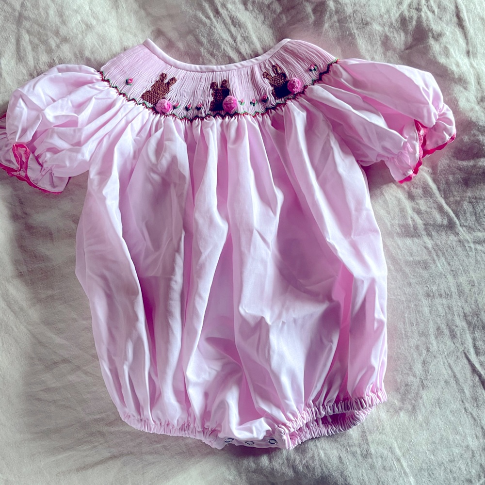 Adorable pink embroidered Easter outfit - Baby girl 18M